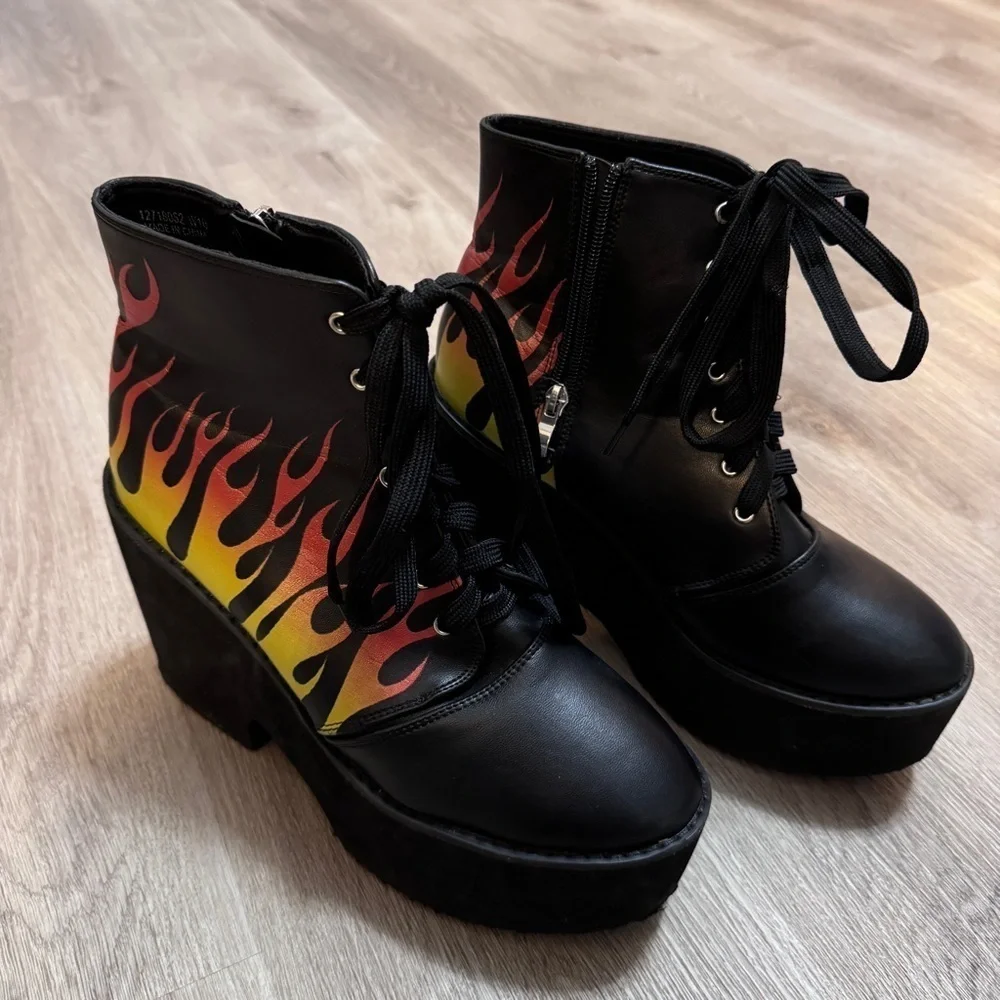 Hot Topic Flames Fire Platform Shoes Black Yellow Red 10 Goth Chunky